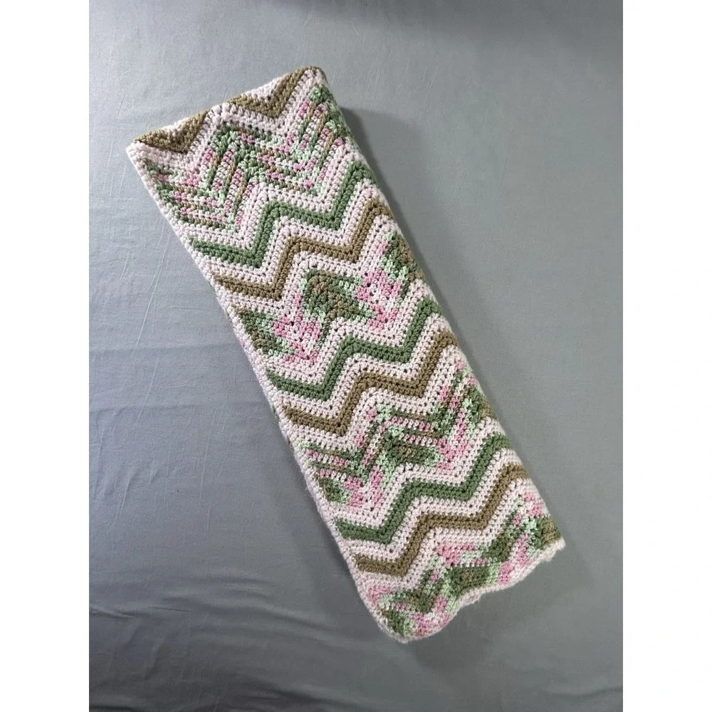 Handmade‎ Crochet Baby Blanket Chevron Pattern Pink and Green 45.5